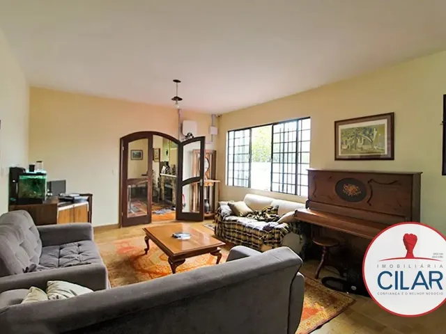 Casa com 448m² 4 quartos e 3 banheiros, à venda, no bairro Bom Retiro em Curitiba
