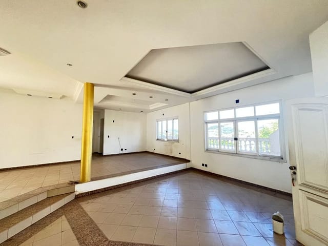 Casa com 795m² 4 quartos e 3 banheiros, à venda ou para alugar, no bairro Altos de Jordanésia (Jordanésia) em Cajamar