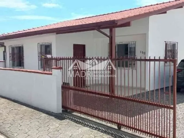 Casa com 452m² 3 quartos e 3 banheiros, à venda, no bairro Barra do Aririú em Palhoça