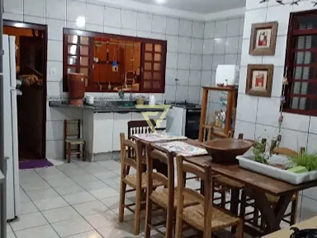 Casa com 200m² 2 quartos e 3 banheiros, à venda, no bairro Jardim Alexandre Balbo em Ribeirão Preto