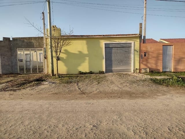 Casa com 315m² 2 quartos e 1 banheiro, à venda, no bairro Três Vendas em Pelotas