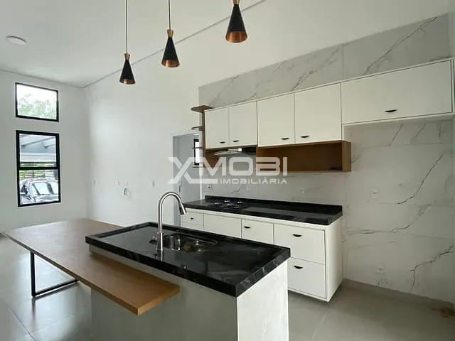 Casa com 300m² 3 quartos e 4 banheiros, à venda, no bairro Centro em Jarinu