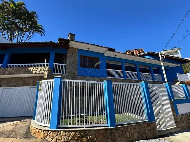 Casa 4 quartos e 5 banheiros, para alugar, no bairro Jardim Alvorada em Piracaia