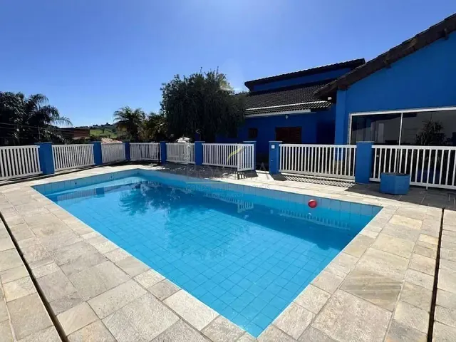 Casa 4 quartos e 5 banheiros, para alugar, no bairro Jardim Alvorada em Piracaia