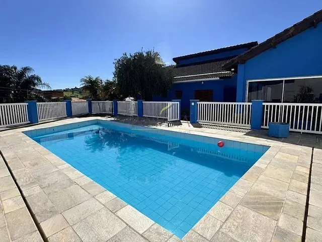 Casa 4 quartos e 5 banheiros, para alugar, no bairro Jardim Alvorada em Piracaia