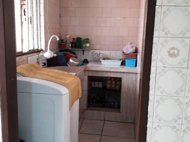 Casa com 185m² 2 quartos e 2 banheiros, à venda, no bairro Uvaranas em Ponta Grossa
