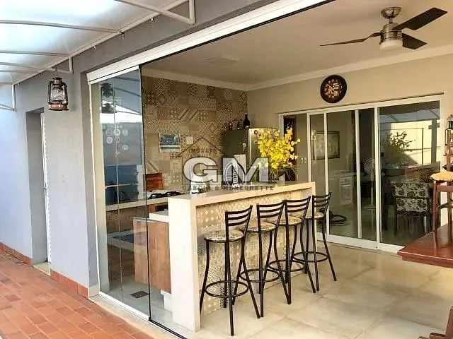 Casa com 250m² 3 quartos e 2 banheiros, à venda, no bairro Jardim Valência em Bonfim Paulista
