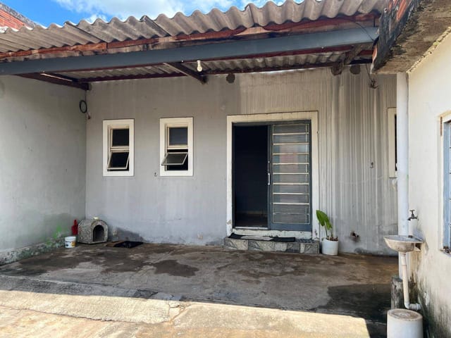 Casa com 200m² 2 quartos e 1 banheiro, à venda, no bairro Santa Clara em Campinas