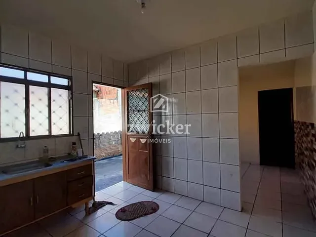 Casa com 180m² 2 quartos e 1 banheiro, à venda, no bairro Parque Santa Edwiges em Bauru