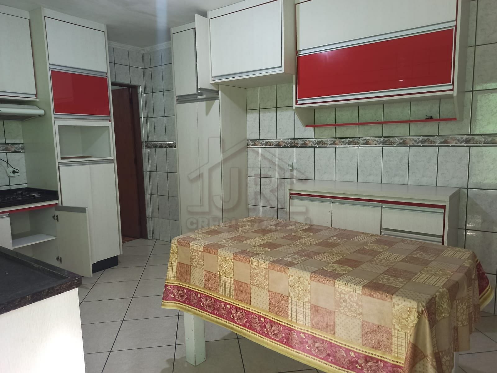 Casa à venda e aluguel com 4 quartos, 250m² - Foto 2
