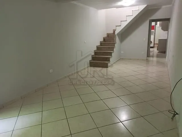 Casa com 125m² 4 quartos e 2 banheiros, à venda ou para alugar, no bairro Vila Mercedes em Mauá