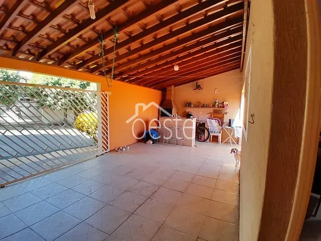 Casa com 210m² 4 quartos e 2 banheiros, à venda, no bairro Conjunto Habitacional 31 de Março (COHAB) em Santa Bárbara D'Oeste