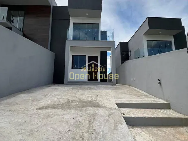 Casa com 150m² 3 quartos e 3 banheiros, à venda, no bairro Colônia Santo Antônio em Barra Mansa