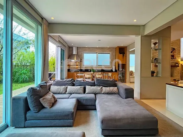 Casa com 420m² 4 quartos e 7 banheiros, à venda, no bairro Tamboré em Santana de Parnaíba