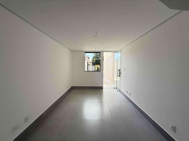 Casa com 122m² 2 quartos e 3 banheiros, à venda, no bairro Santa Mônica em Belo Horizonte