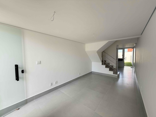 Casa com 122m² 2 quartos e 3 banheiros, à venda, no bairro Santa Mônica em Belo Horizonte