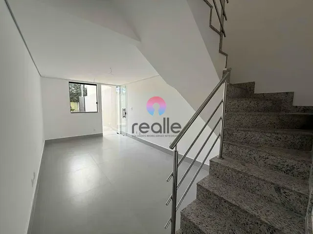 Casa com 122m² 2 quartos e 3 banheiros, à venda, no bairro Santa Mônica em Belo Horizonte