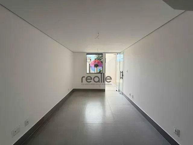 Casa com 122m² 2 quartos e 3 banheiros, à venda, no bairro Santa Mônica em Belo Horizonte