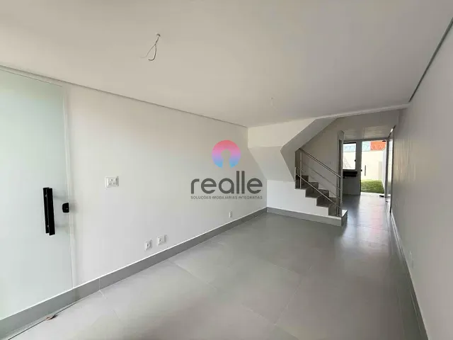 Casa com 122m² 2 quartos e 3 banheiros, à venda, no bairro Santa Mônica em Belo Horizonte