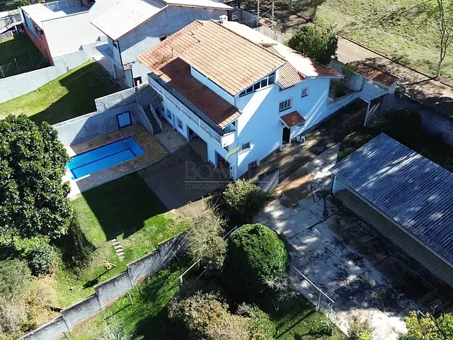Casa com 1600m² 4 quartos e 6 banheiros, para alugar, no bairro Jardim Santos Reis em Piracaia