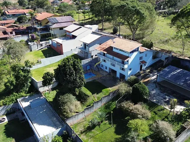 Casa com 1600m² 4 quartos e 6 banheiros, para alugar, no bairro Jardim Santos Reis em Piracaia