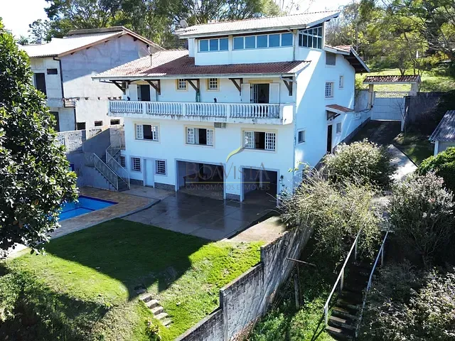 Casa com 1600m² 4 quartos e 6 banheiros, para alugar, no bairro Jardim Santos Reis em Piracaia