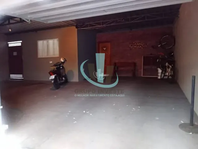 Casa com 241m², à venda, no bairro JARDIM ELIANA em ARARAQUARA