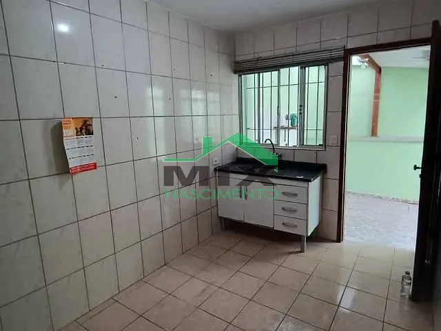 Casa 2 quartos e 2 banheiros, para alugar, no bairro Campanário em Diadema