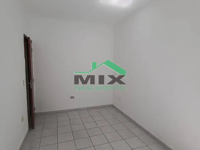 Casa 2 quartos e 2 banheiros, para alugar, no bairro Campanário em Diadema