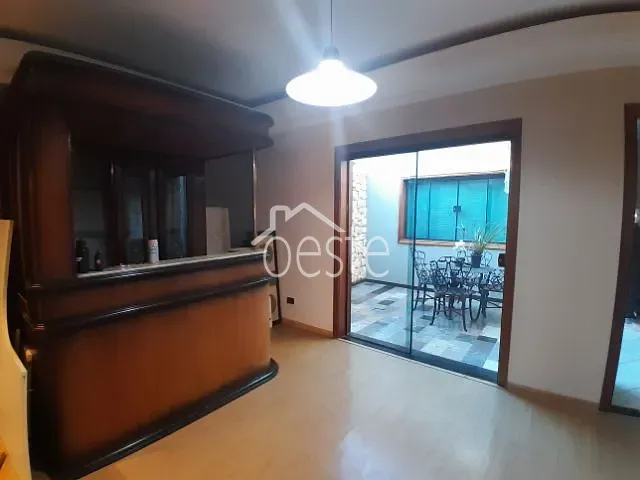 Casa com 250m² 3 quartos e 3 banheiros, à venda, no bairro Centro em Santa Bárbara D'Oeste