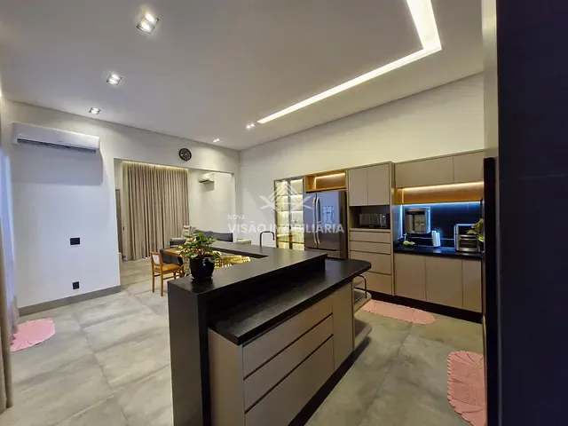 Casa com 350m² 3 quartos e 1 banheiro, à venda, no bairro Jardim Curitiba em Sinop