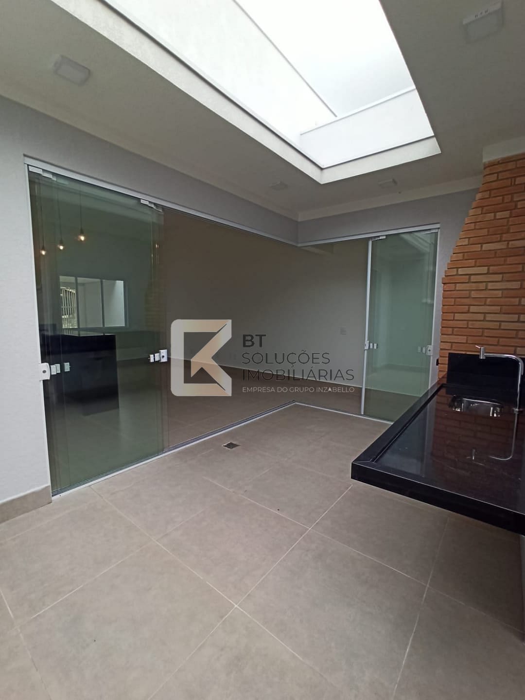 Casa à venda com 3 quartos, 99m² - Foto 8