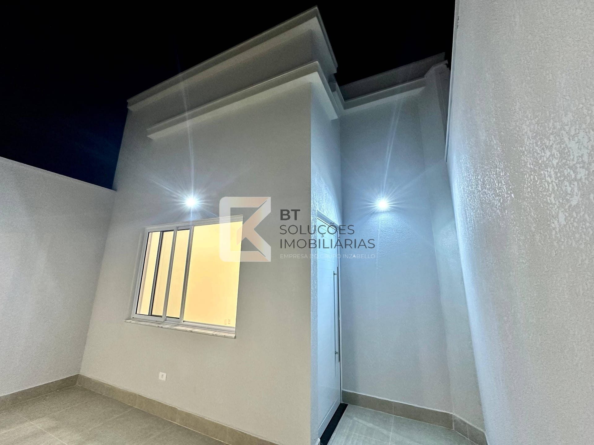 Casa à venda com 3 quartos, 99m² - Foto 2