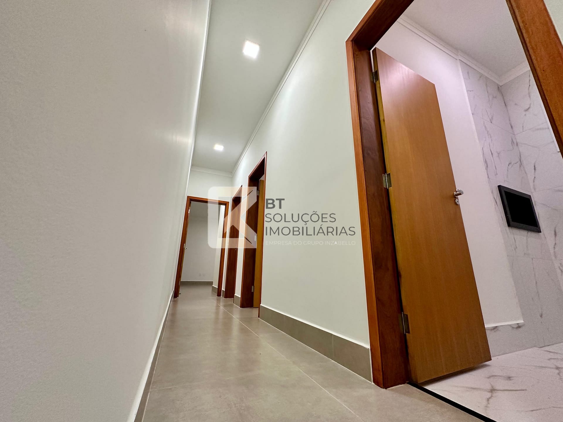 Casa à venda com 3 quartos, 99m² - Foto 10