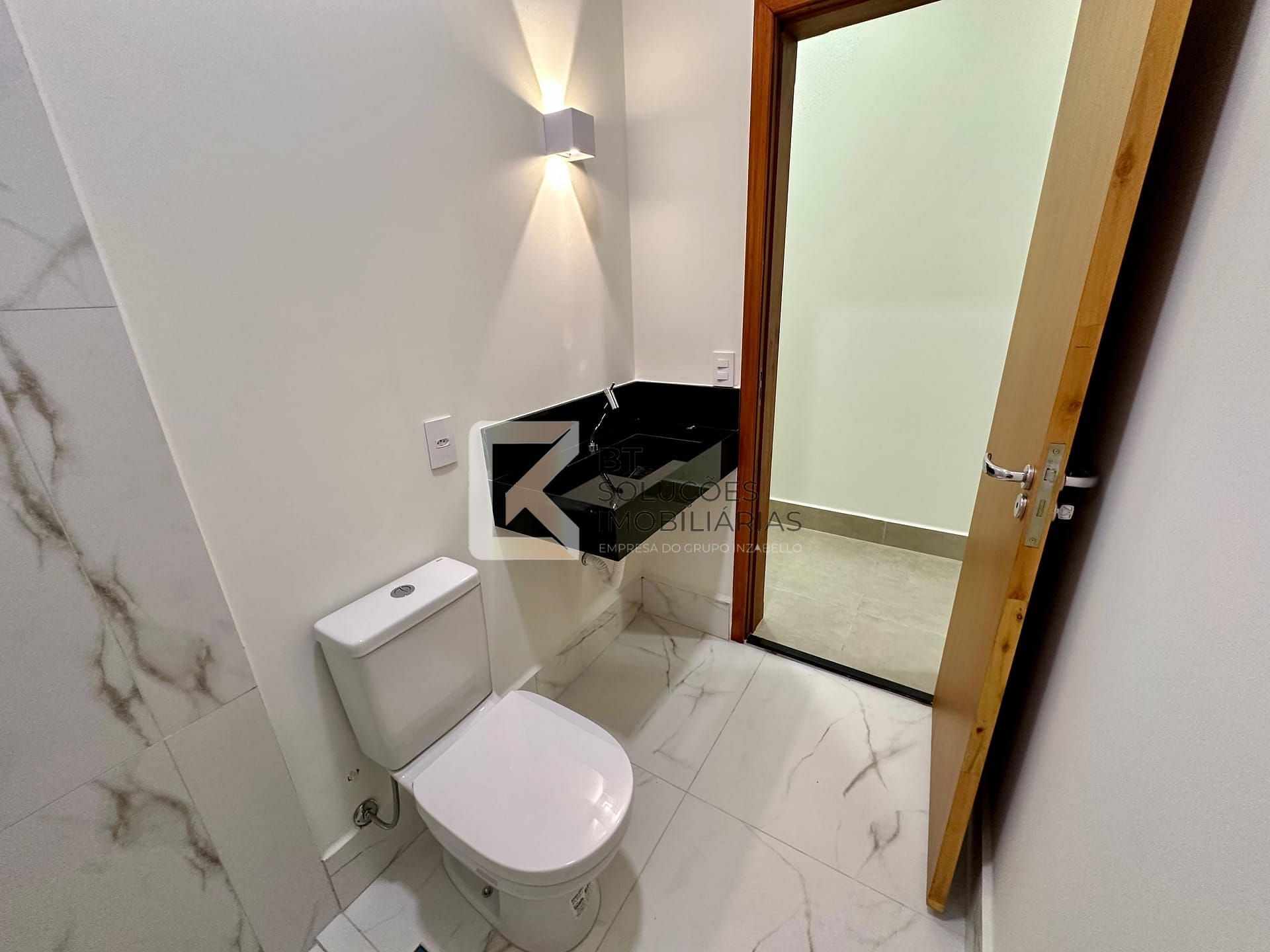 Casa à venda com 3 quartos, 99m² - Foto 12