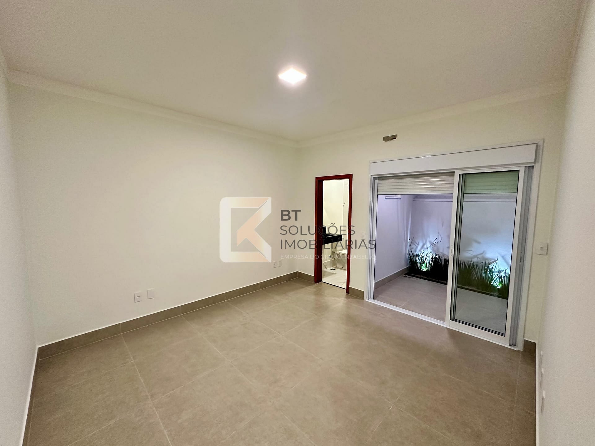 Casa à venda com 3 quartos, 99m² - Foto 13