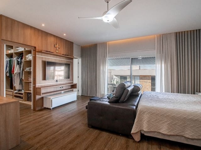 Casa com 450m² 4 quartos e 4 banheiros, à venda, no bairro Condomínio Residencial Montserrat em São José dos Campos