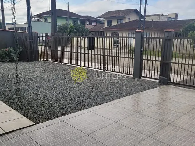 Casa com 167m² 3 quartos e 2 banheiros, à venda, no bairro Aventureiro em Joinville