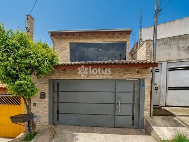Casa com 160m² 3 quartos e 4 banheiros, para alugar, no bairro Colina Maria Luíza em Cajamar