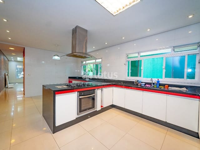 Casa com 160m² 3 quartos e 4 banheiros, para alugar, no bairro Colina Maria Luíza em Cajamar