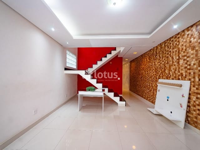 Casa com 160m² 3 quartos e 4 banheiros, para alugar, no bairro Colina Maria Luíza em Cajamar