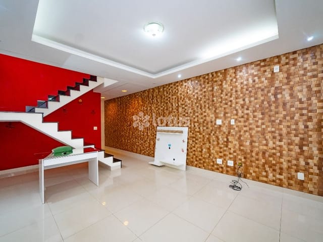 Casa com 160m² 3 quartos e 4 banheiros, para alugar, no bairro Colina Maria Luíza em Cajamar