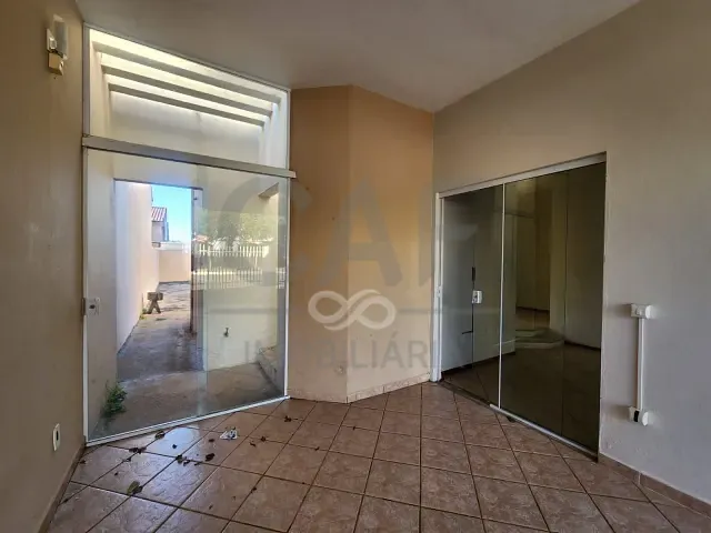 Casa com 300m² 3 quartos e 2 banheiros, à venda, no bairro Morada das Flores em Holambra