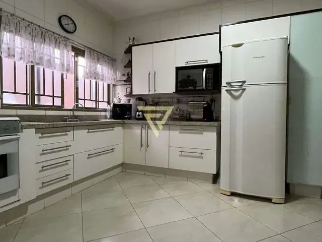 Casa com 490m² 4 quartos e 5 banheiros, à venda, no bairro City Ribeirão em Ribeirão Preto