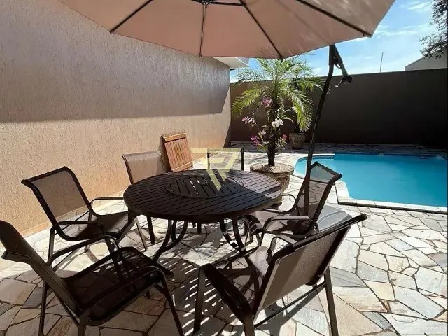 Casa com 490m² 4 quartos e 5 banheiros, à venda, no bairro City Ribeirão em Ribeirão Preto