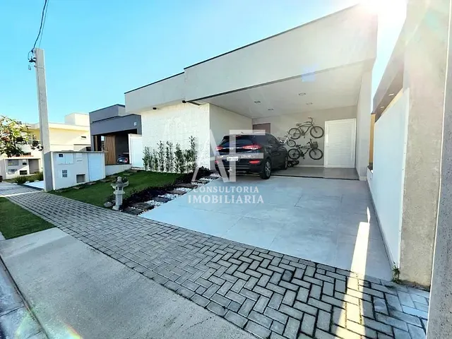Casa com 300m², à venda, no bairro Condomínio Ouro Ville em Taubaté