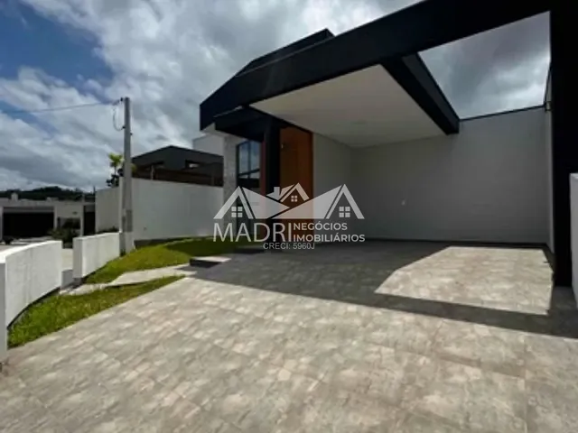 Casa com 200m² 3 quartos e 2 banheiros, à venda, no bairro Bela Vista em Palhoça