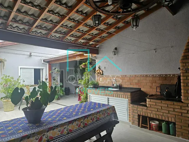 Casa com 250m² 2 quartos e 3 banheiros, à venda, no bairro Loteamento Reserva Ermida em Jundiaí