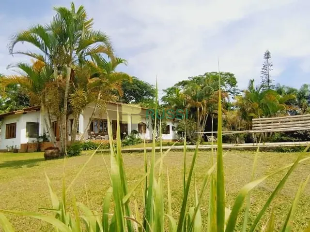 Casa com 3160m², à venda, no bairro Centro em Igaratá