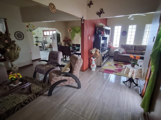 Casa com 504m² 3 quartos e 2 banheiros, à venda, no bairro Três Vendas em Pelotas